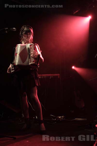 BOWERBIRDS - 2009-10-26 - PARIS - Point Ephemere - 